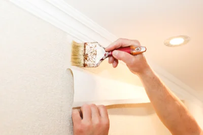 Pose de papier peint à Louer — revêtements muraux et toiles de verre